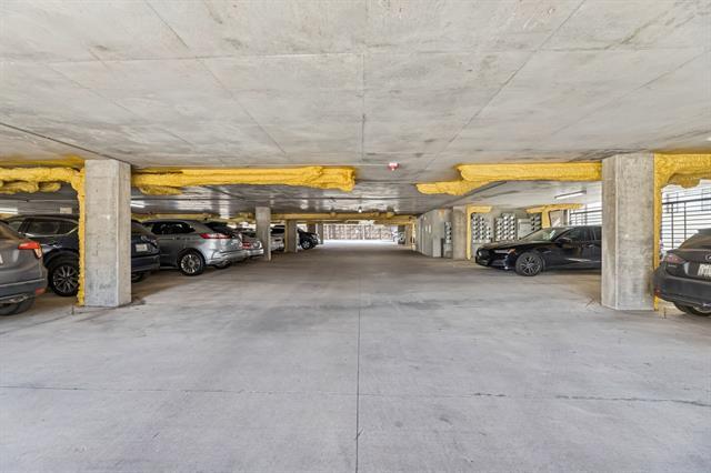 Building Photo - 4040 N Hall St