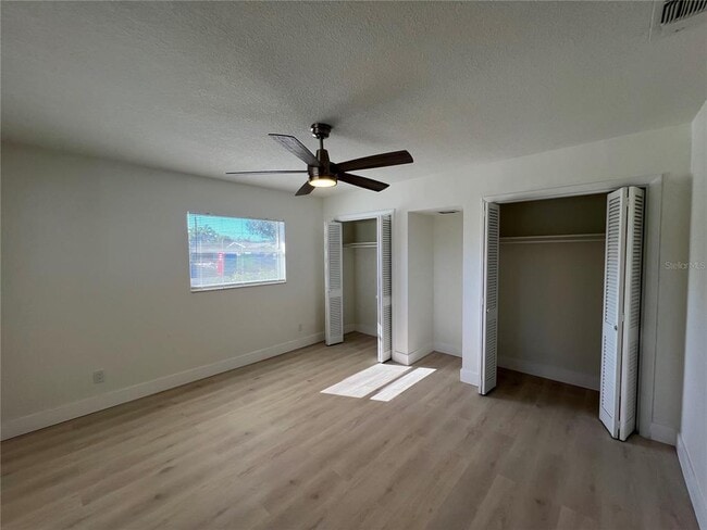 Building Photo - 2502 Tropical Shores Dr SE