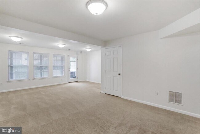 Building Photo - 15 Tidewater Terrace