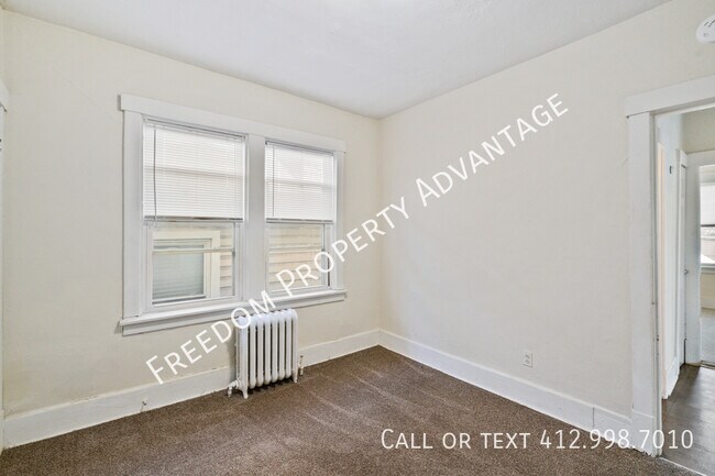 Building Photo - 2451 Wedgemere St