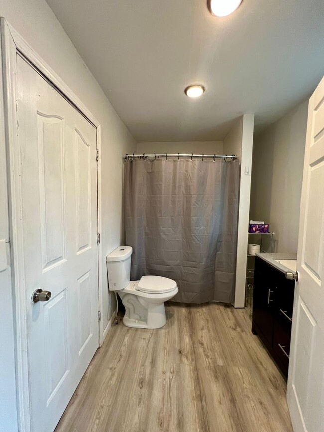 Building Photo - Charming 3-Bedroom Home in Fairbanks / Pet...