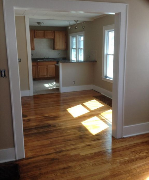 Building Photo - 490 Pleasantview Ave