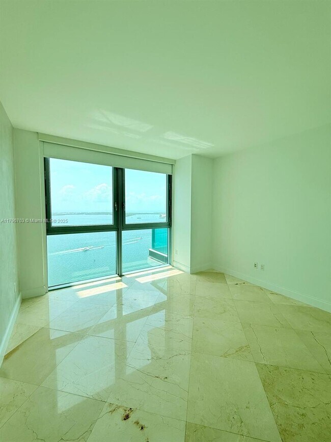 Building Photo - 1331 Brickell Bay Dr
