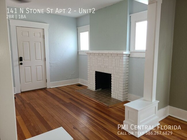 Building Photo - Historic Deland 2 Bedroom 1 Bath in a Grea...