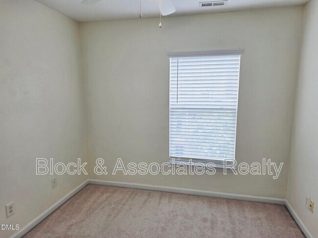 Building Photo - 124 Braeside Ct