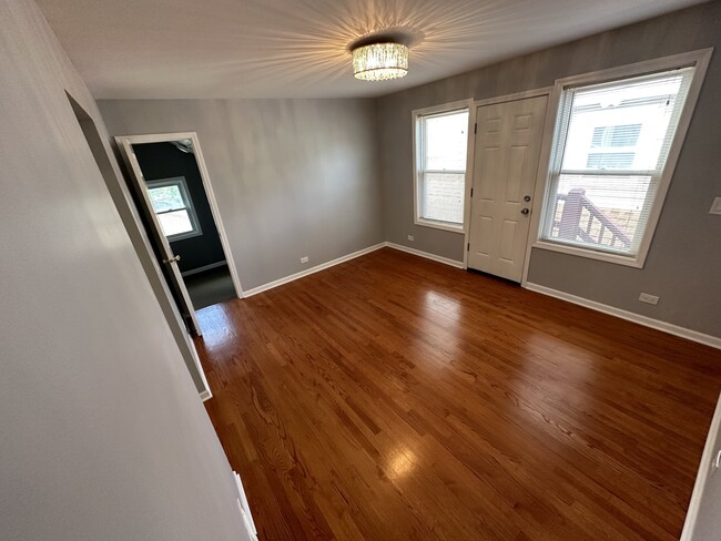 Building Photo - 614 Legion St