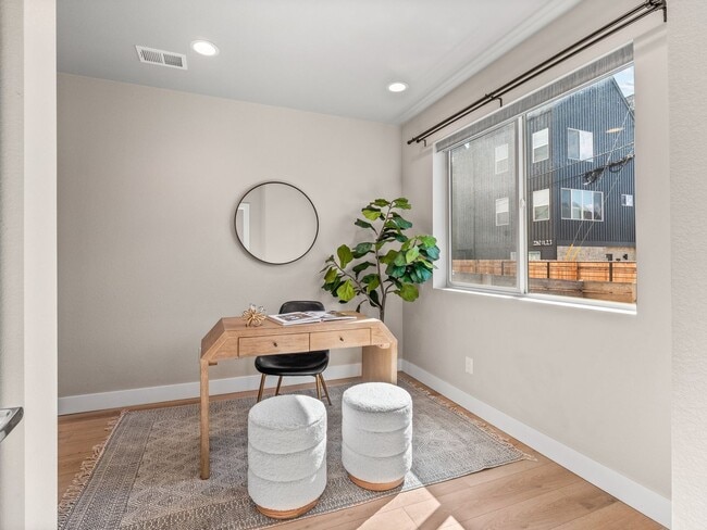 Building Photo - Modern Townhome with Mountain Views in One...