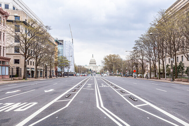 Washington's Icons Outside - 701 Pennsylvania Ave NW