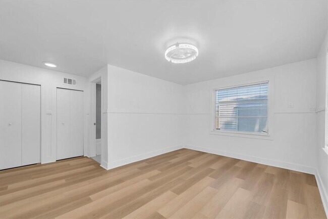 Building Photo - 358 Boca Ciega Dr
