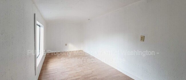 Building Photo - 5621 N 44th St