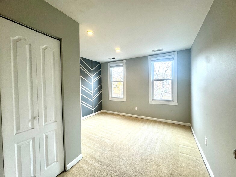 Primary Bedroom - 1215 I St SE