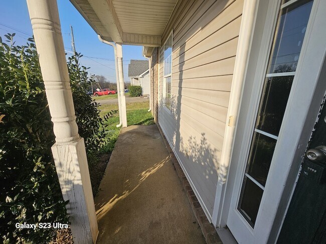 Building Photo - 1209 Akins Ridge Dr