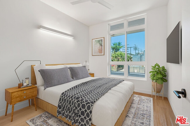 Building Photo - 10601 Washington Blvd