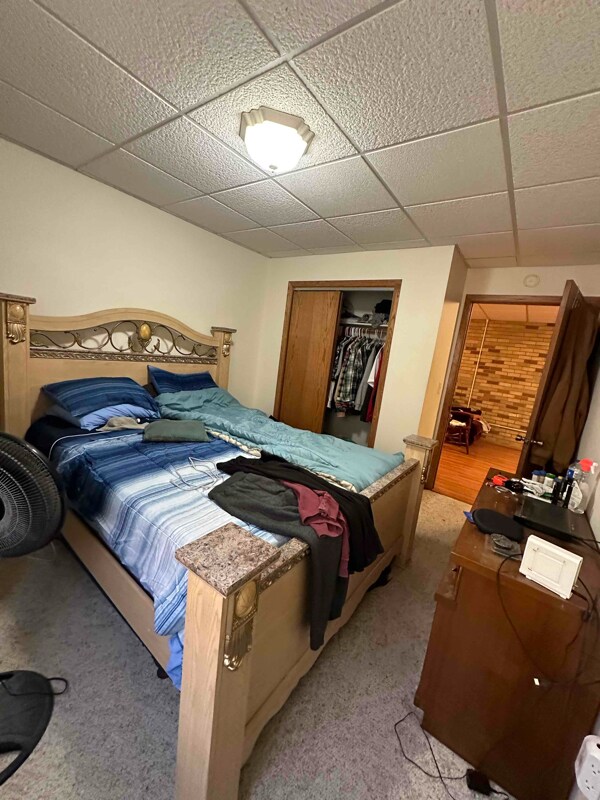 Building Photo - 320 Oak Ave N