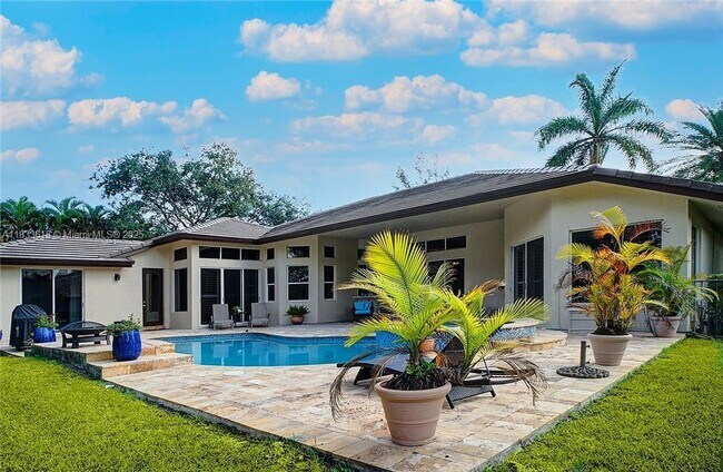 Building Photo - 6807 NW 66th Way