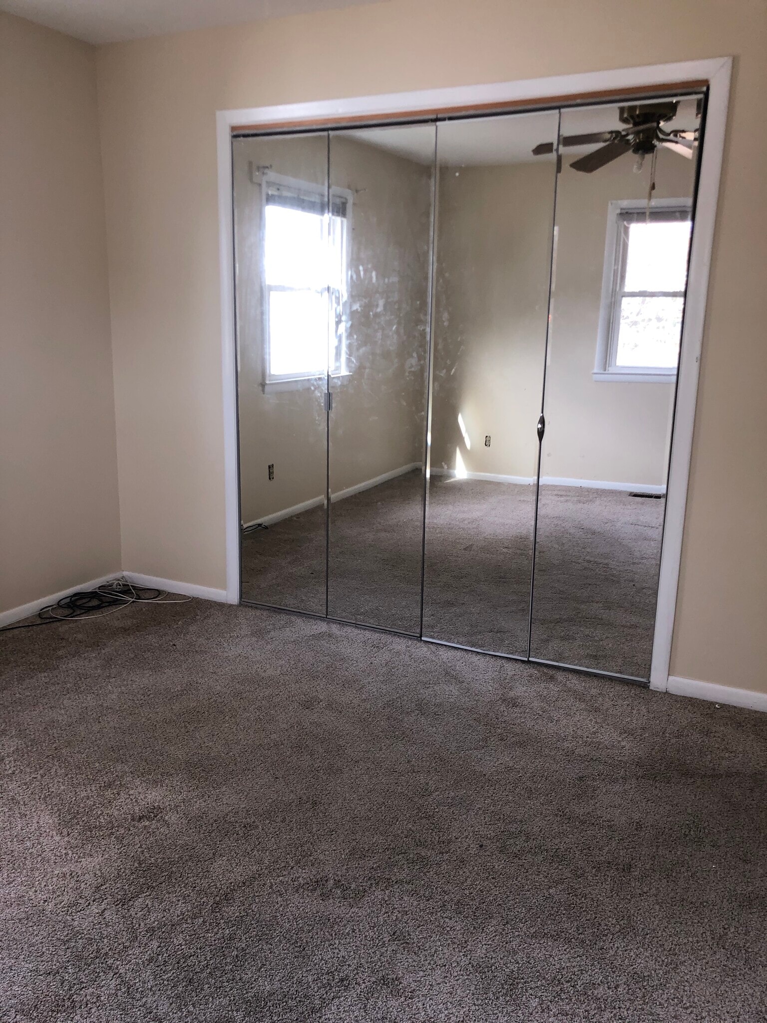 BEDROOM - 5112 Hollywood Rd