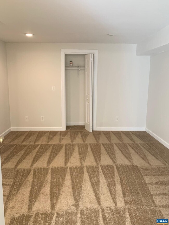 Building Photo - 1808 Clay Dr
