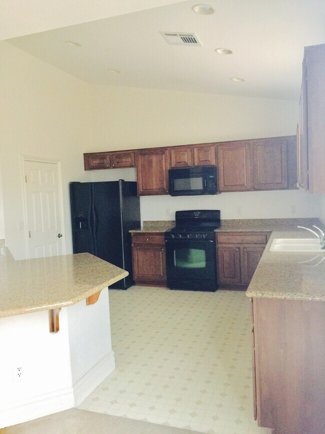 Building Photo - Lovely Rhodes Ranch Home