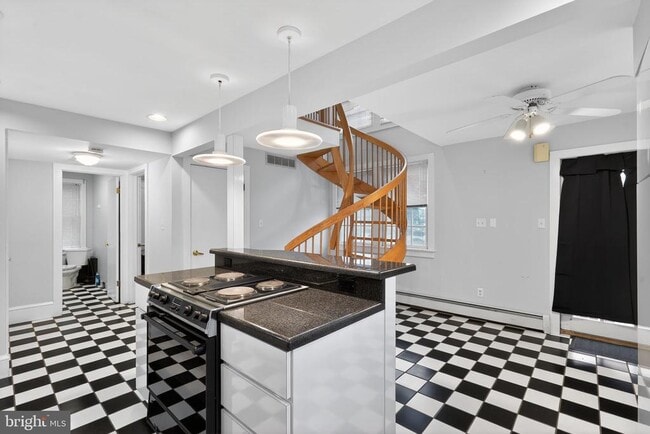 Building Photo - 18 GROVE St