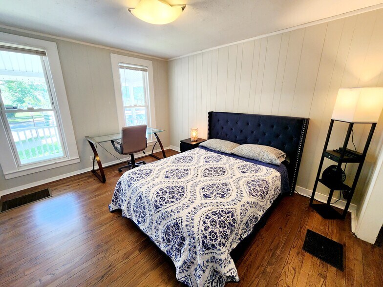 1st Floor Bedroom - 143 Winchester Ave