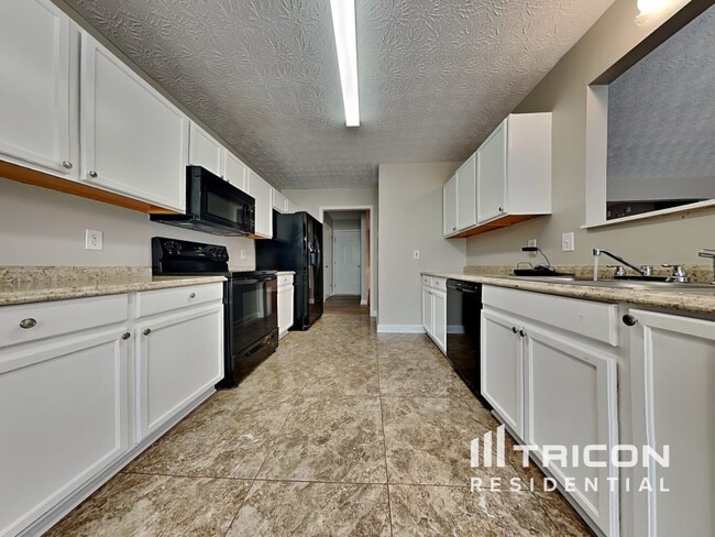 Building Photo - 140 Avery Dr