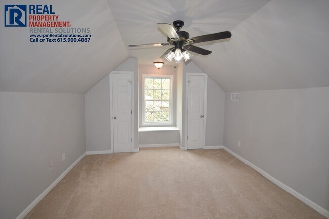 Building Photo - Amazing 4 bd 3 bath home! Fenced in yard, Attached garage and Bonus room, washer and dryer included!
