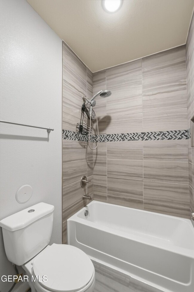 Building Photo - 3917 Desert Bluff Dr