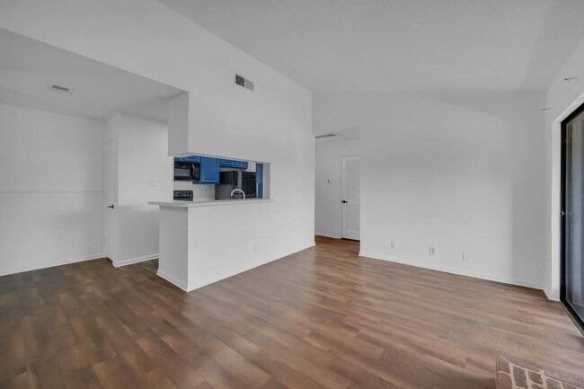 Building Photo - 2006 Cloisters Dr