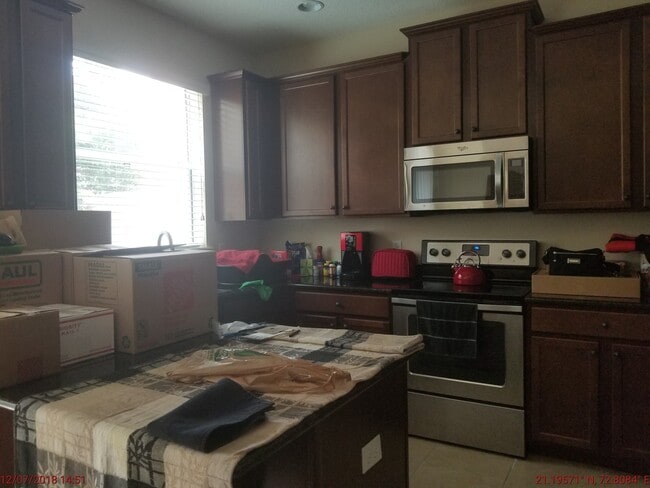 Building Photo - Beautiful 3 bedrooms 2.5 baths townhouse with 1 car garage in Tuscany Place