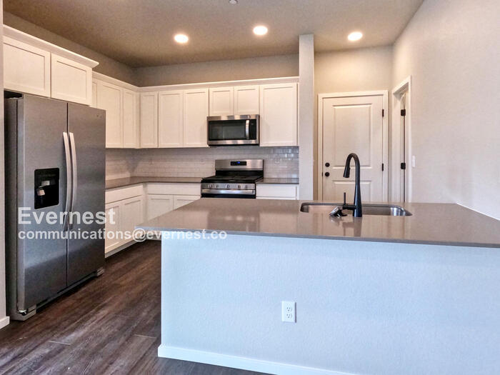 Building Photo - 2814 Barnstormer St