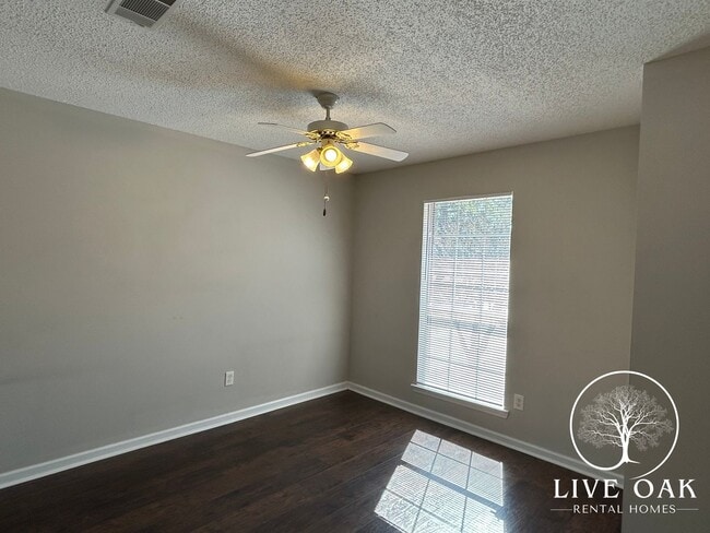 Building Photo - 135 Kenny Dr