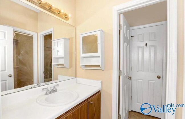 Building Photo - 111 Bentworth Ln