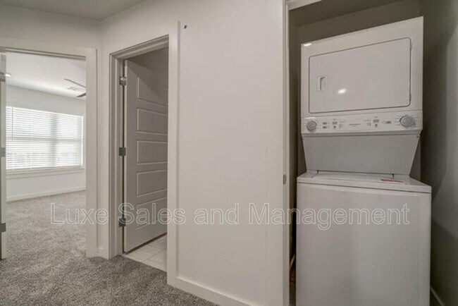Building Photo - 7901 NW 135th Terrace