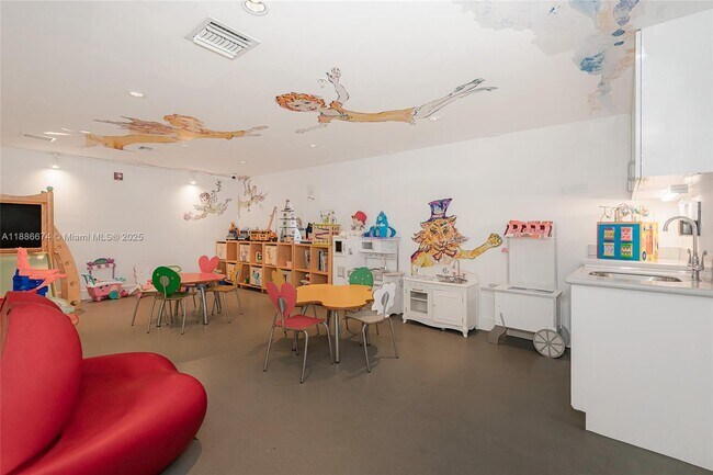 Building Photo - 6103 Aqua Ave