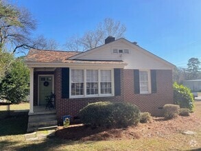 Building Photo - 2 Bedroom 1 Bath Brick Home