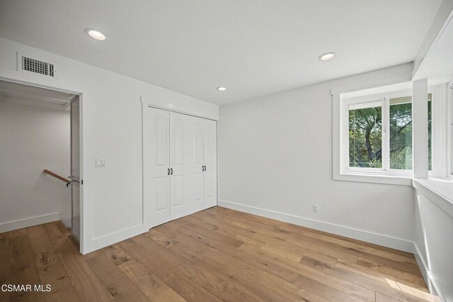 Building Photo - 1292 Brookview Ave