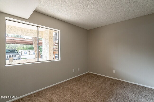 Building Photo - 11026 N 28th Dr