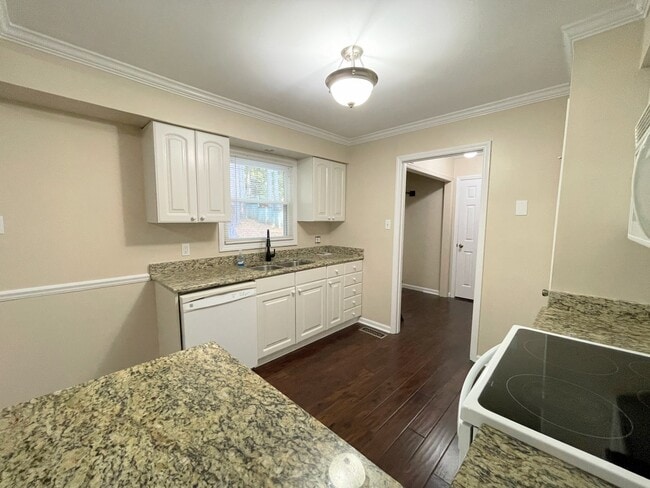 Building Photo - 205 Pine Ridge Rd