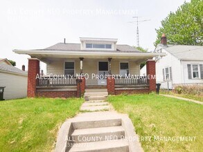 Building Photo - 1241 Bedford Ave SW