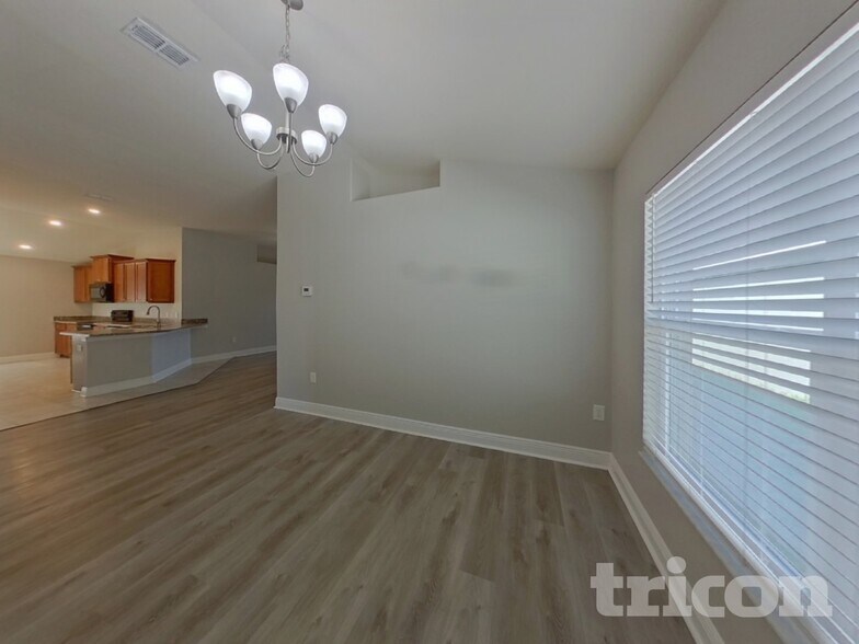 Building Photo - 387 Buchannan Dr