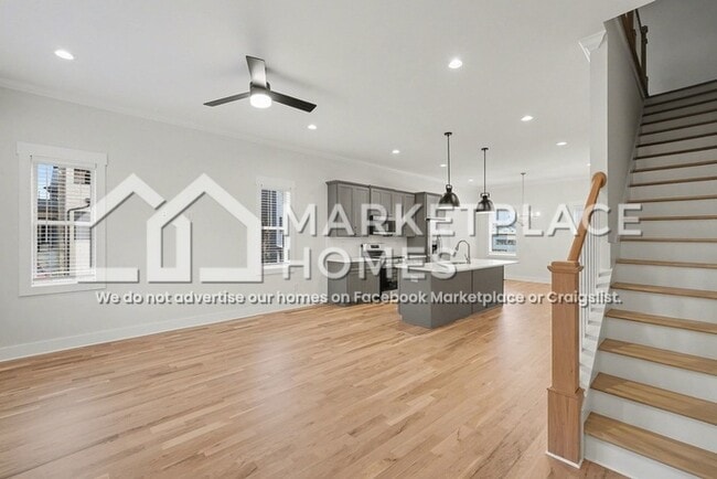 Building Photo - 1034 E Trinity Ln