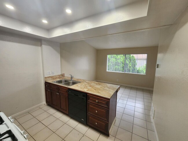 Building Photo - TERRACE2539