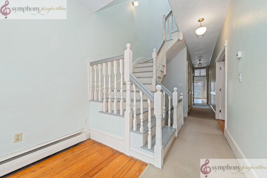 Building Photo - 162 Fuller St