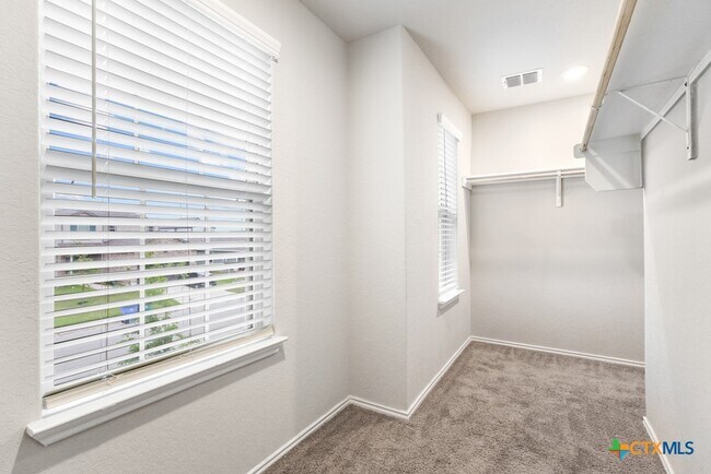 Building Photo - 2432 Ayers Dr