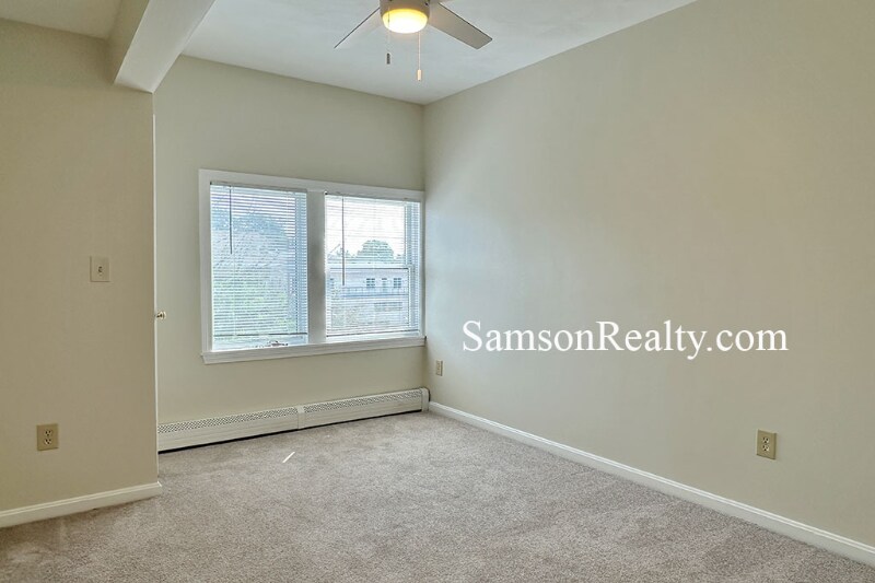 Building Photo - 204 Angell St