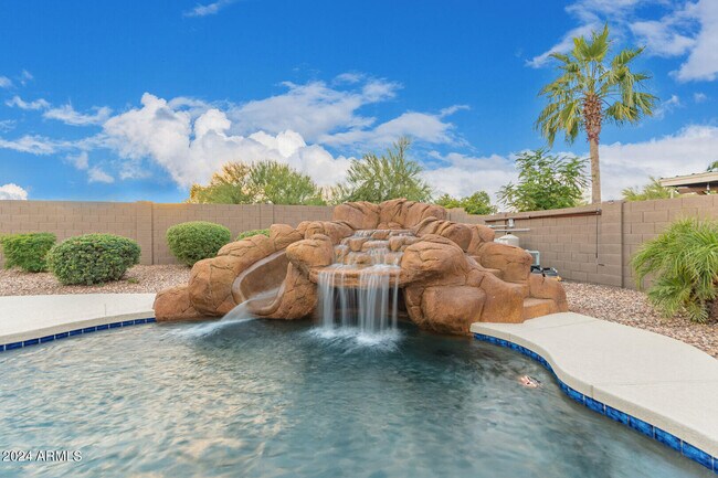 Building Photo - 31748 N Blackfoot Dr
