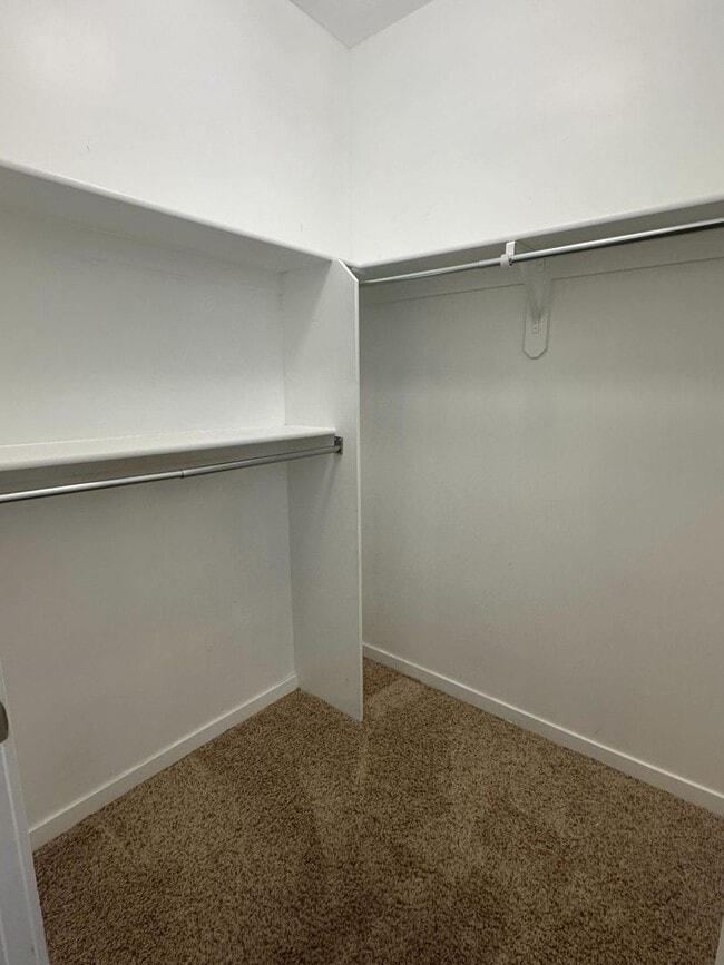 Building Photo - Beautiful 2BR Condo in Gated Community Near TRAX