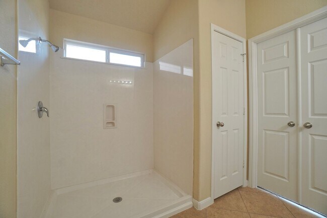 Building Photo - 1810 Laminar Creek Road