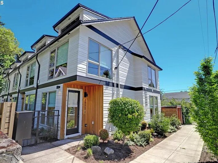 Building Photo - 3512 N Haight Ave