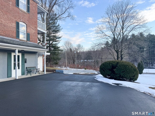 Building Photo - 251 Main St